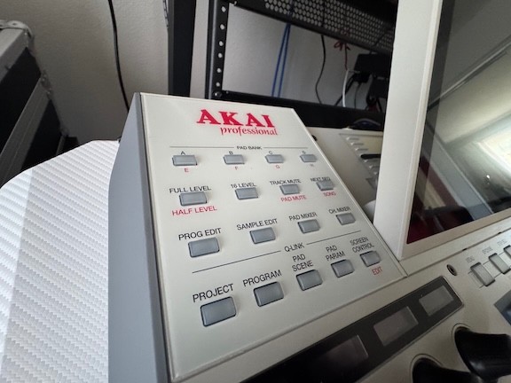 AKAI MPC X SE in MINT Condition