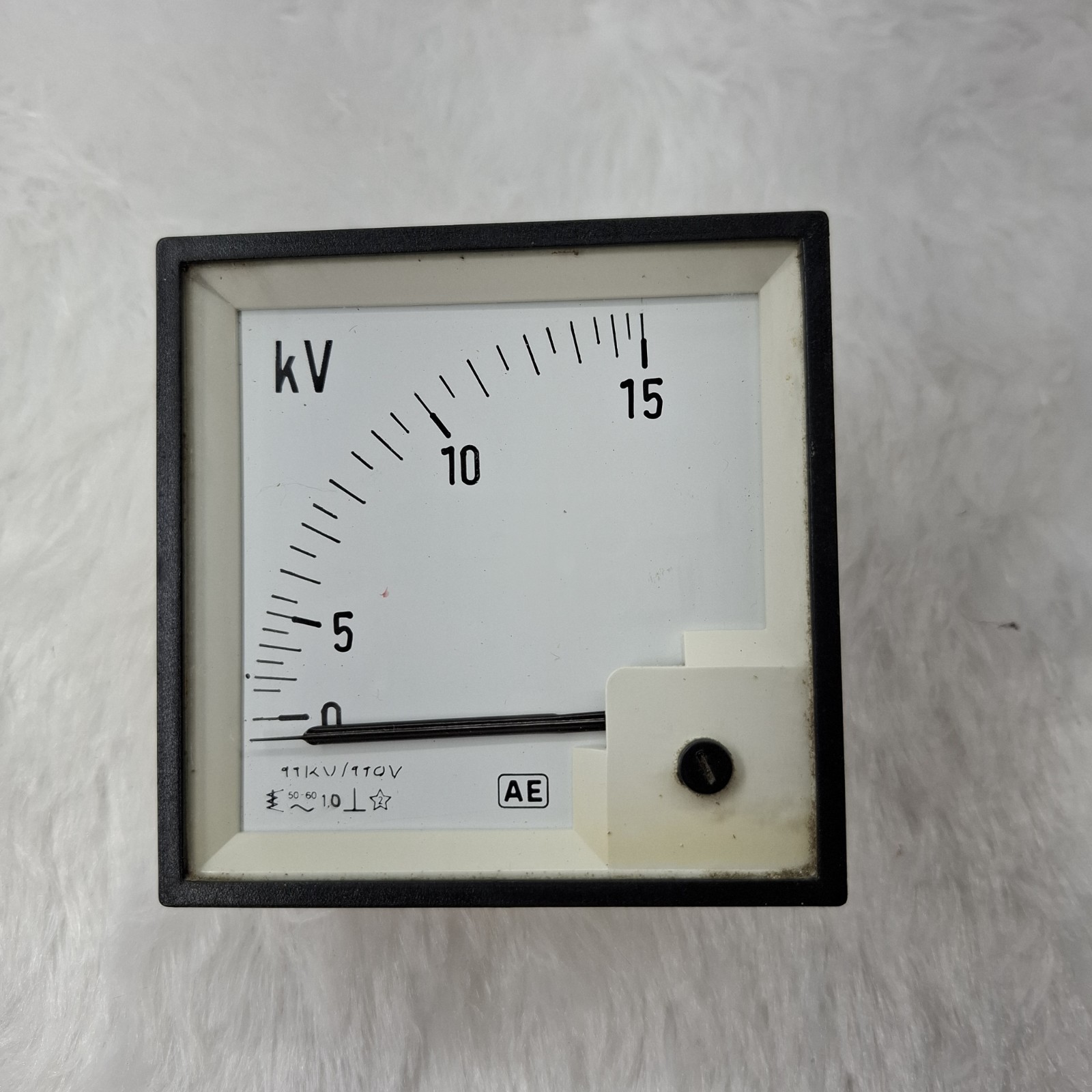 AE Automatic Electric ANALOG kV PANEL METER 0-15kV | 11kV/110V PT VOLTAGE METER