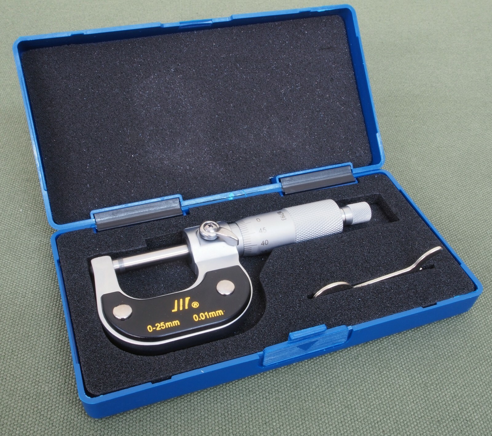 MECHANICAL MICROMETER FOR PRECISION MEASUREMENTS, Metric 0-25mm.