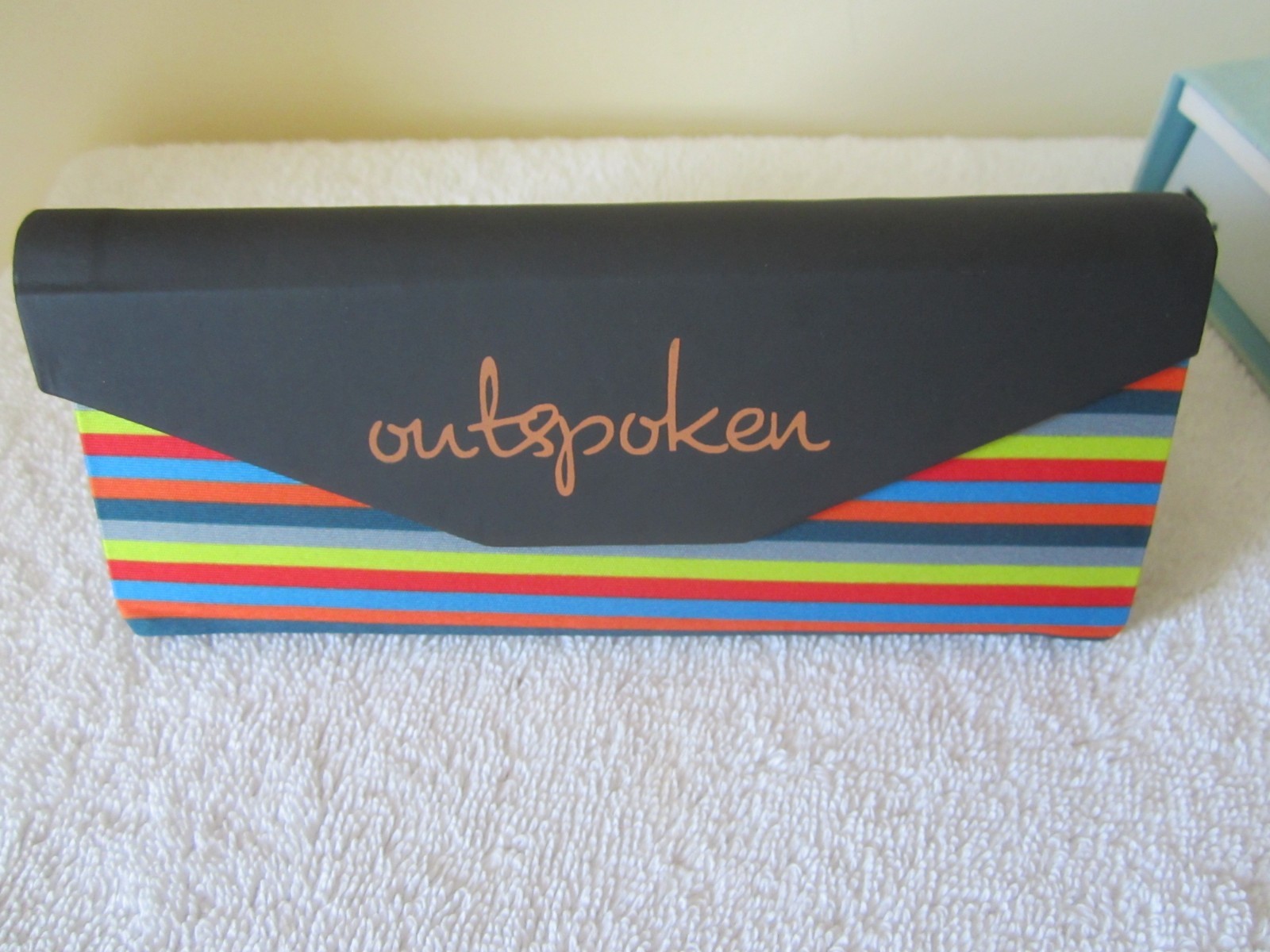 OUTSPOKEN Eyeglasses Case W Magnetic Closure