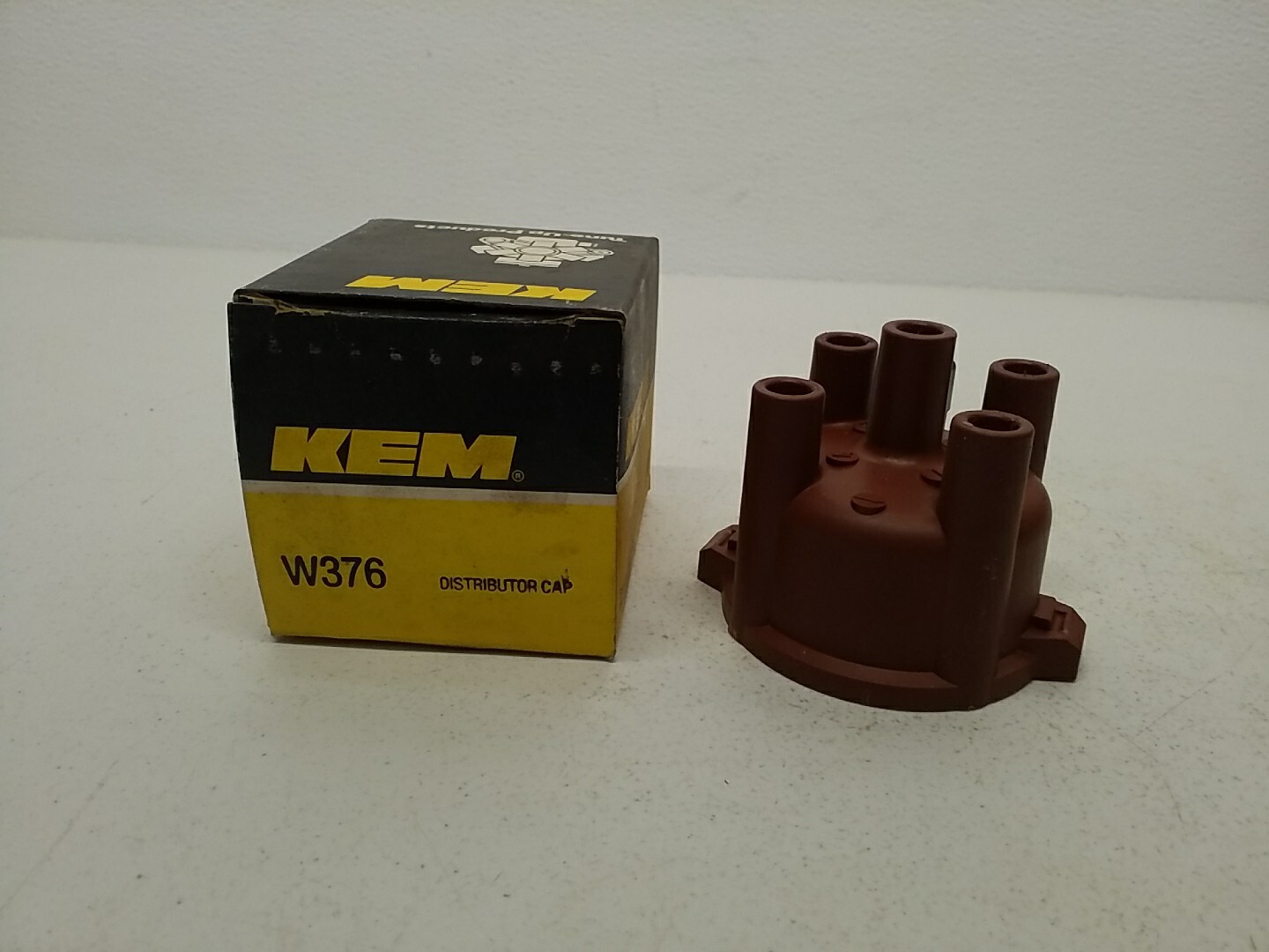 W376 Kemparts Automotive Distributor Cap W376 KEM Distributor Cap