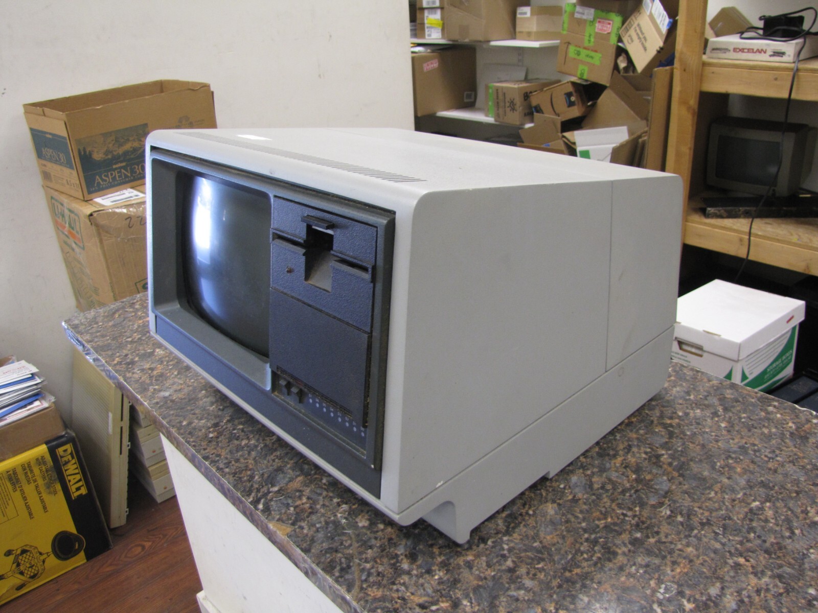 Rare Vintage EXCELAN Nutcracker Desktop Computer System Model 1000 - Powers On