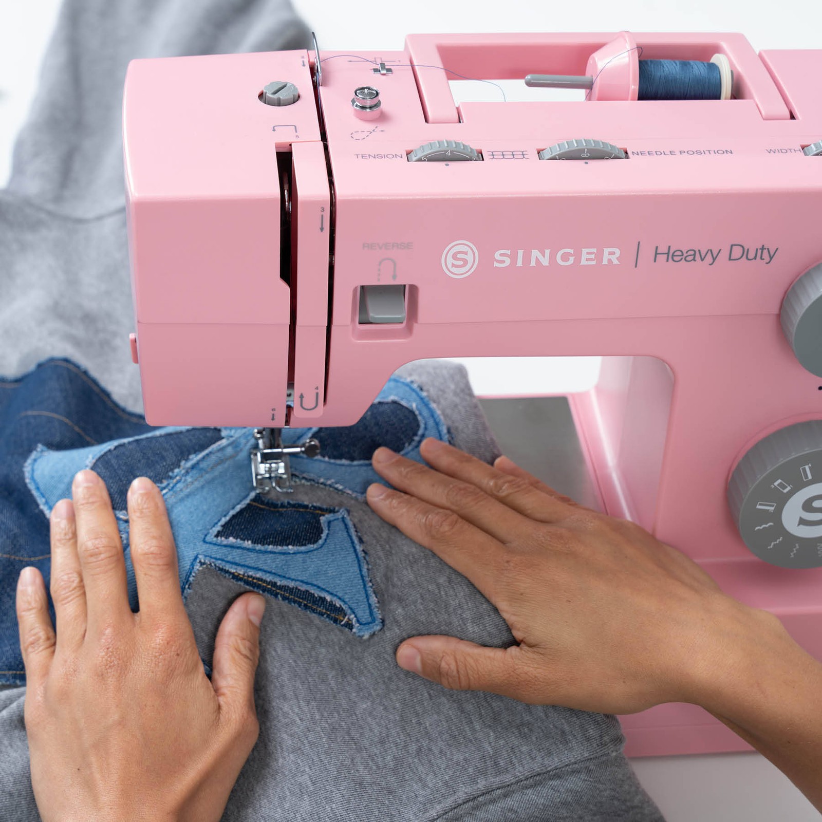 SINGER® Heavy Duty 4411 Pink Sewing Machine & Extension Table Bundle
