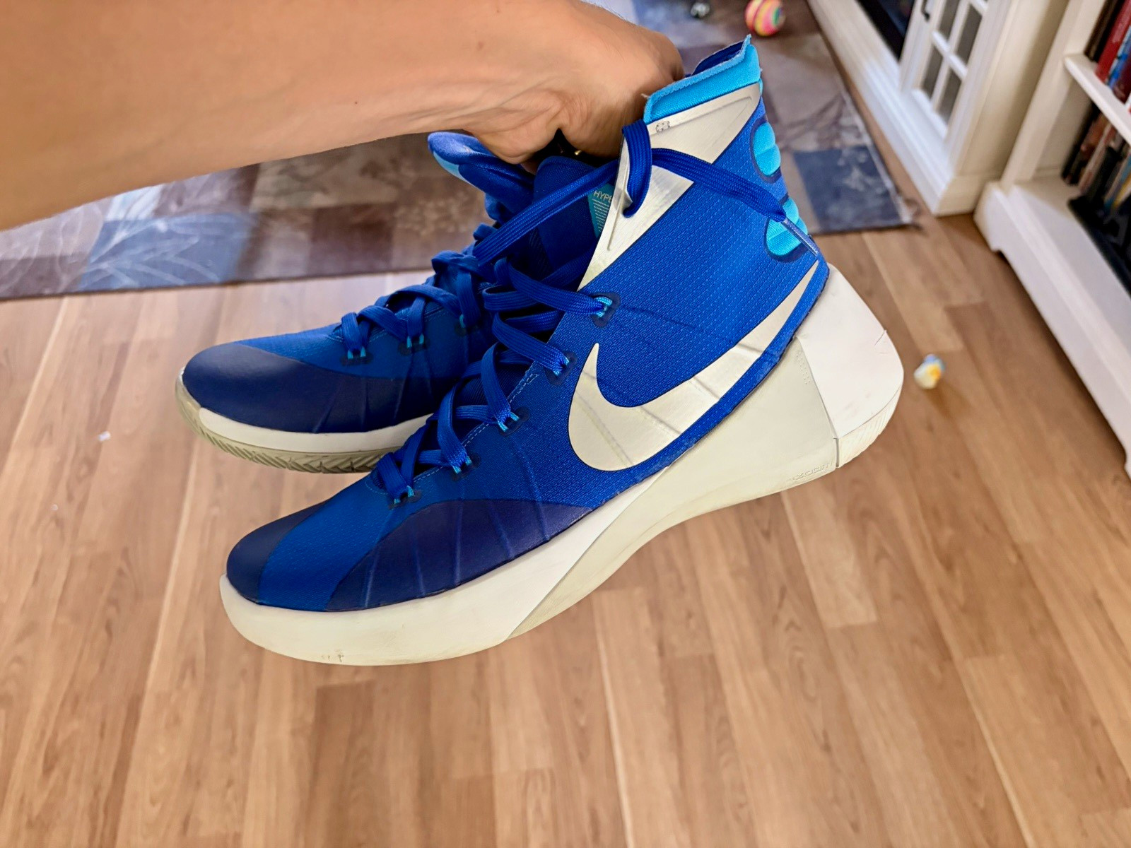 Nike Men's High Top Lace-Up Basketball Sneakers Blue/White Colorblock