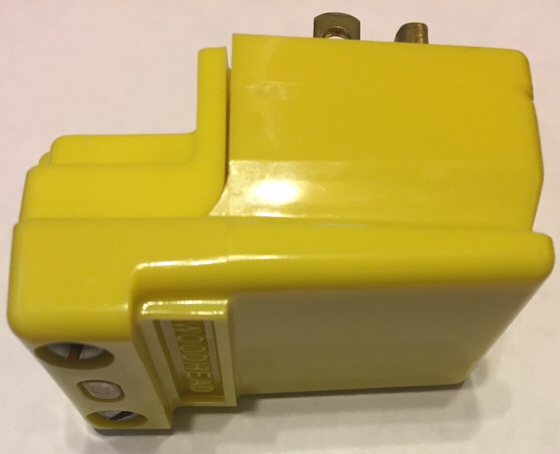 Woodhead 14R47 Right Angle Safeway Plug 15A 125V