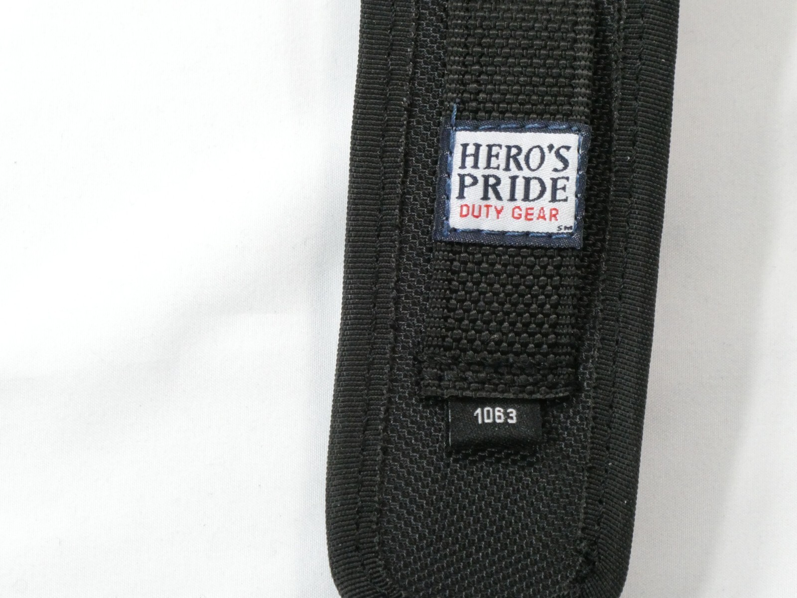 HERO'S PRIDE 1063 BALISTIC DUTY GEAR CLOSED FLASHLIGHT CASE LED AA