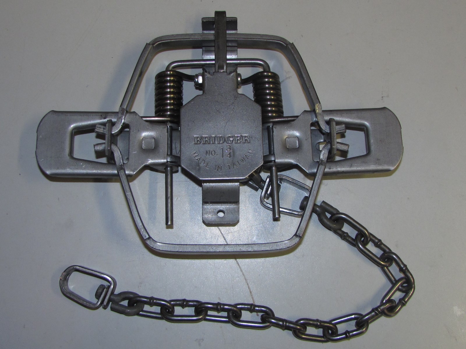 6 Bridger #1.75 offset jaws traps, trapping, coyote, bobcat,raccoon fox new sale