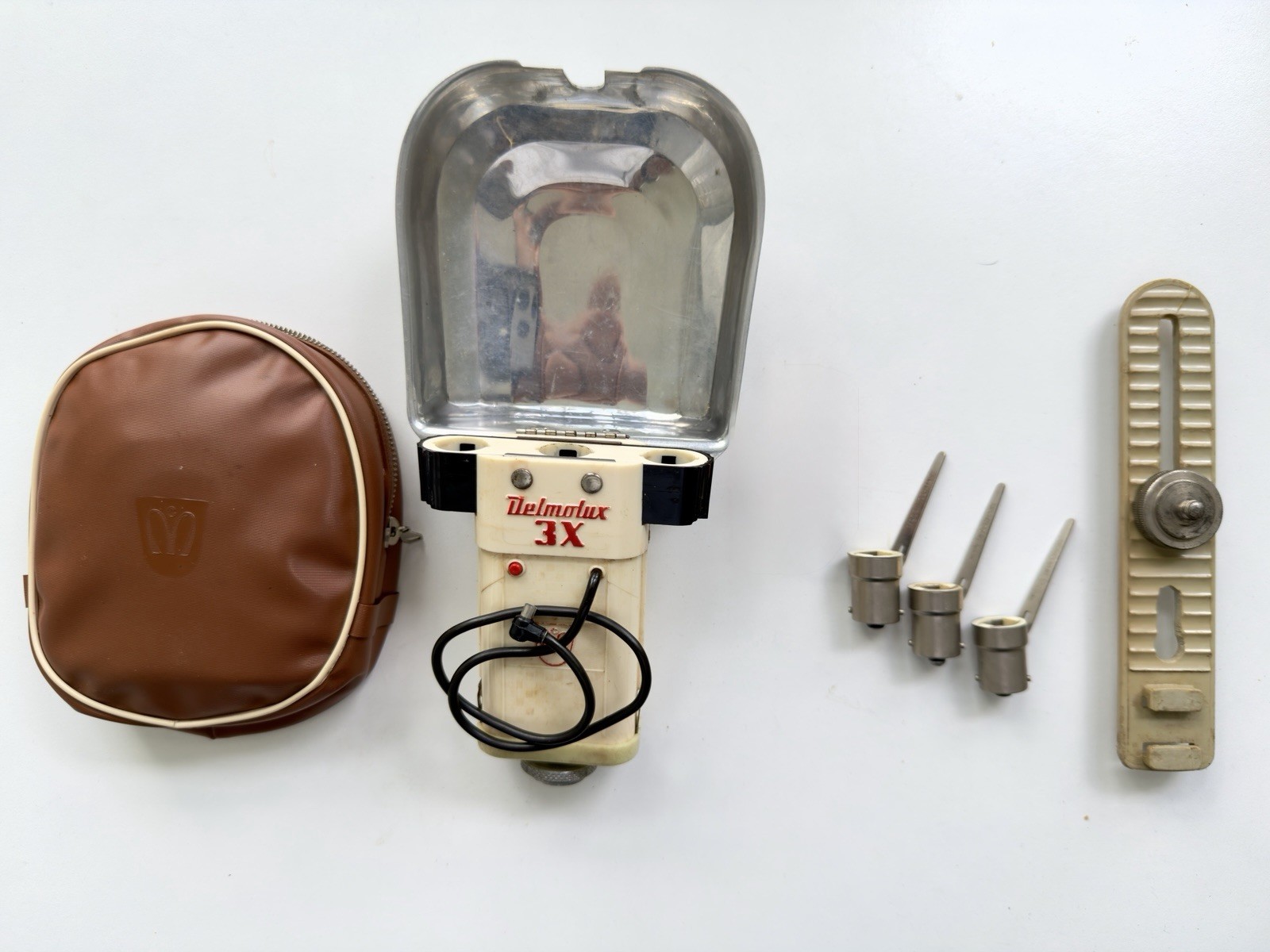 Montanus Delmolux Flash - Vintage From 1950’s/60's Rare Collectible.  No Bulbs.