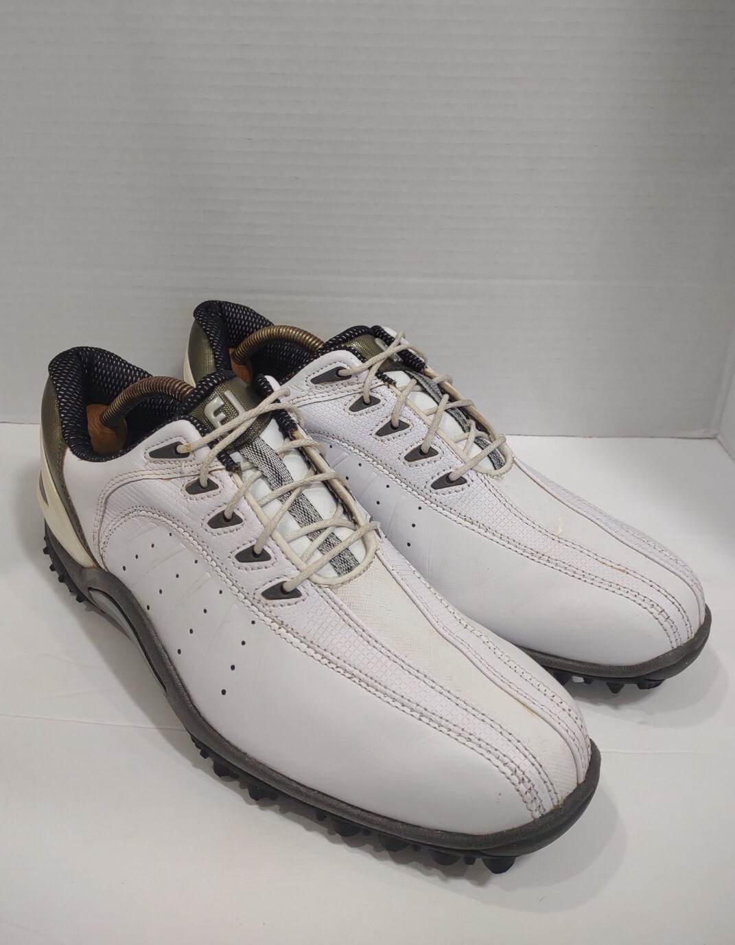 FootJoy FJ Sport 53111 Spikeless White Golf Shoes Men's Size 8.5 M