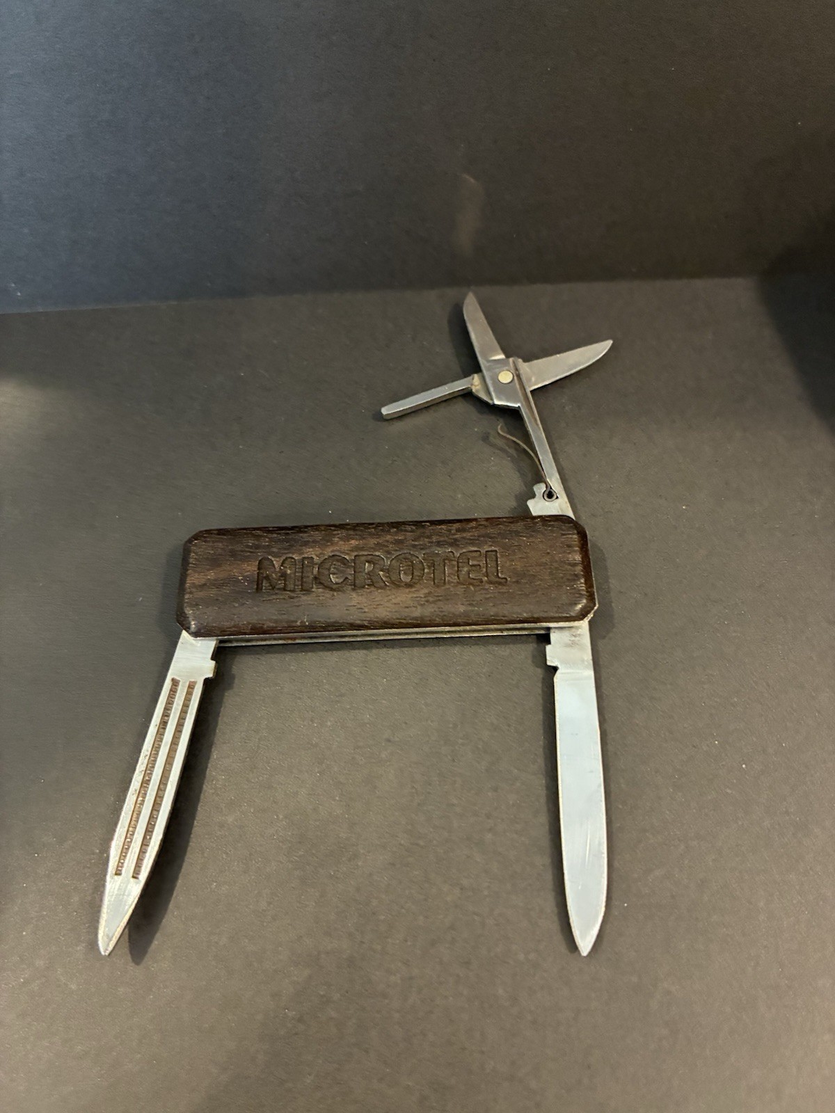 Microtel Thin Lightweight Folding Pocket Multi Purpose Tool with Scissors