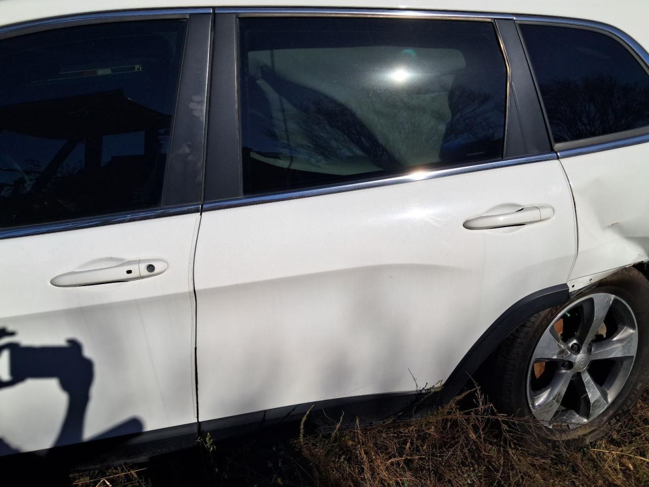 CHEROKEE 2019 Glove Box 4858463