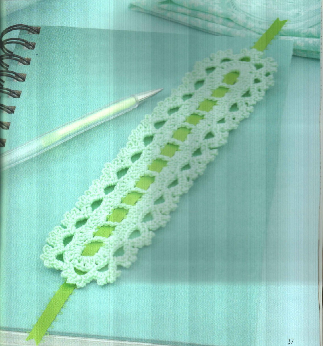 USED THREAD BOOKMARKS 10 CREATIVE DESIGNS DIGEST SIZE CROCHET PATTERN BOOK