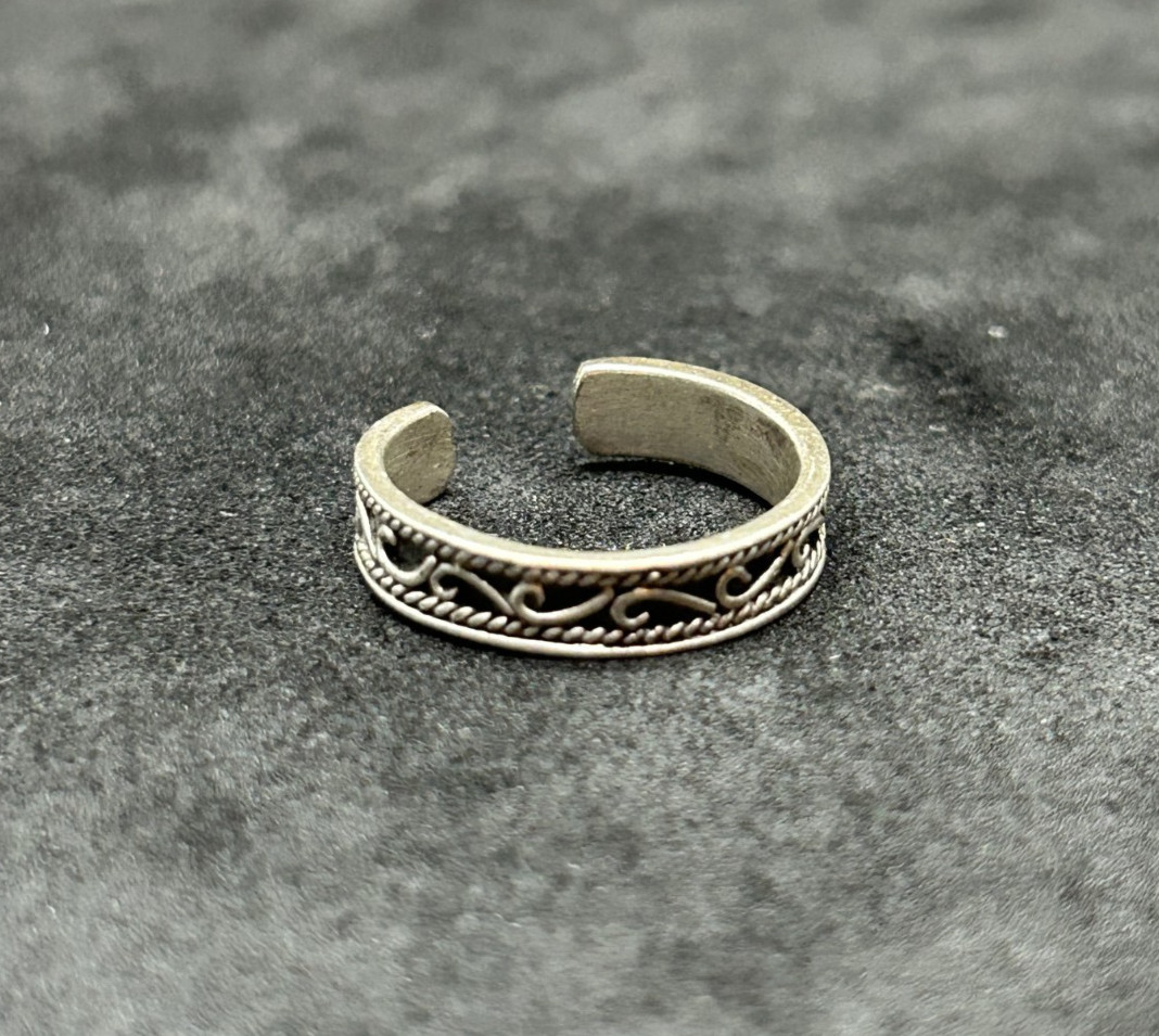 925 Sterling Spiral Toe Ring 4.1mm - 1.64g