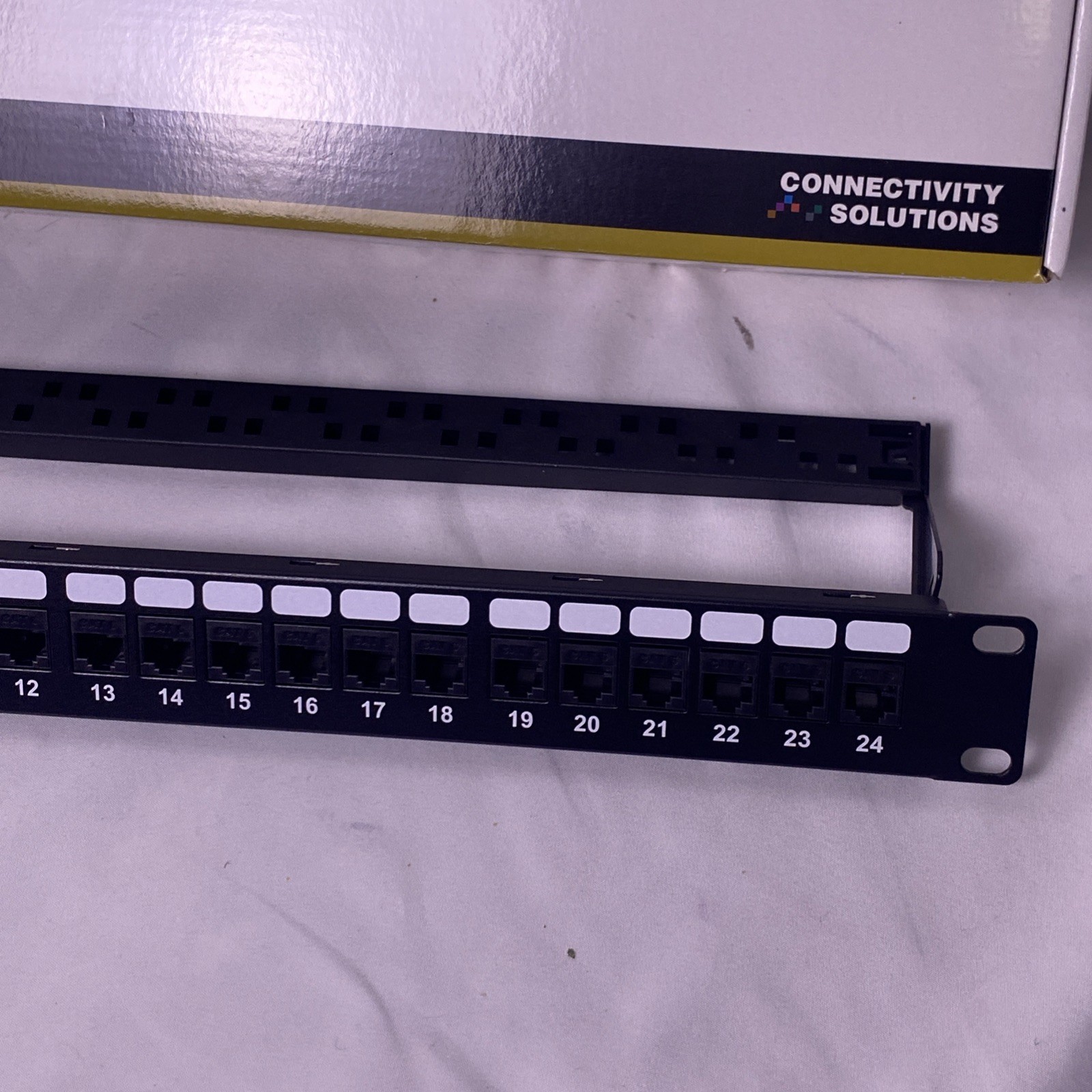 Signamax 24458FTHD-C6 24-Port Category 6 High Density Feed-Thru Patch Panel NEW
