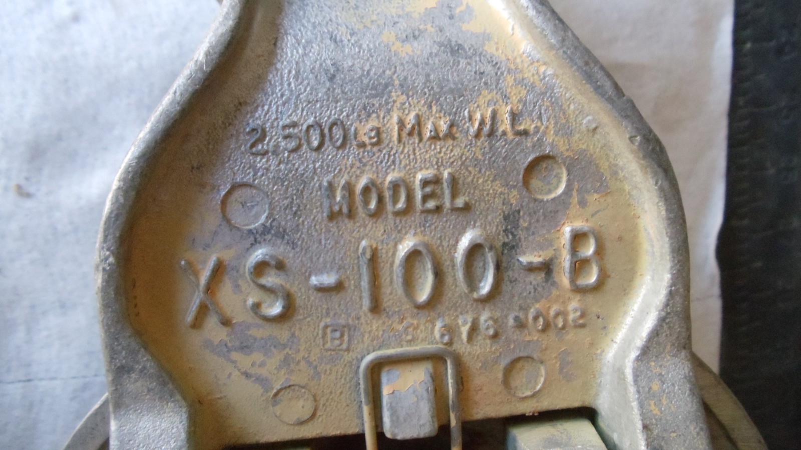 Sherman & Reilly XS-100-B Universal Powerline Stringing Block
