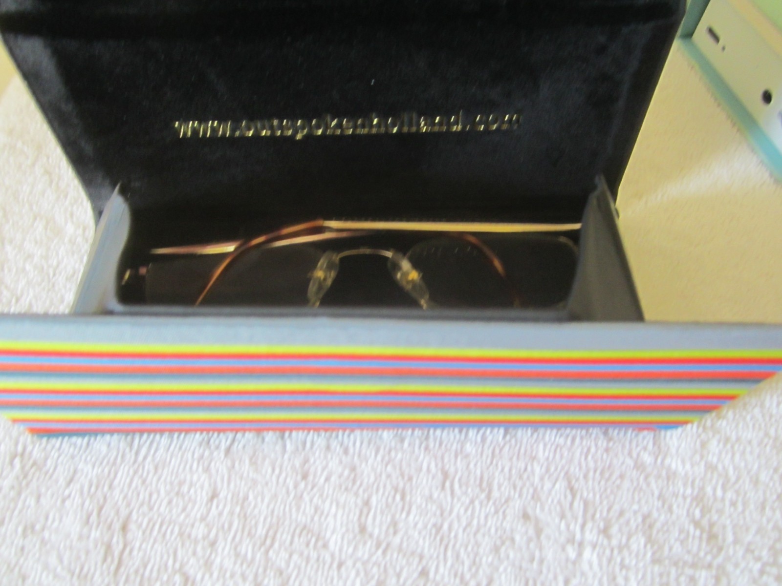 OUTSPOKEN Eyeglasses Case W Magnetic Closure