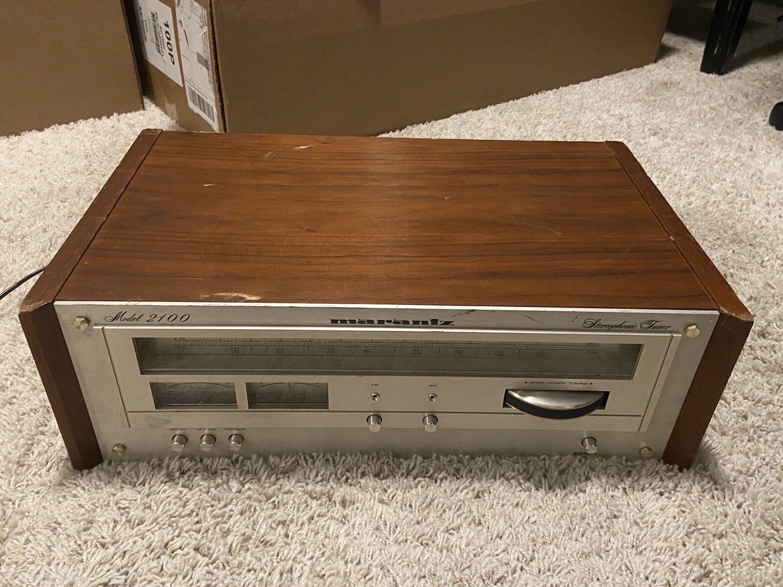 Marantz 2100 Vintage AM FM High Fidelity Stereo Tuner with wooden case