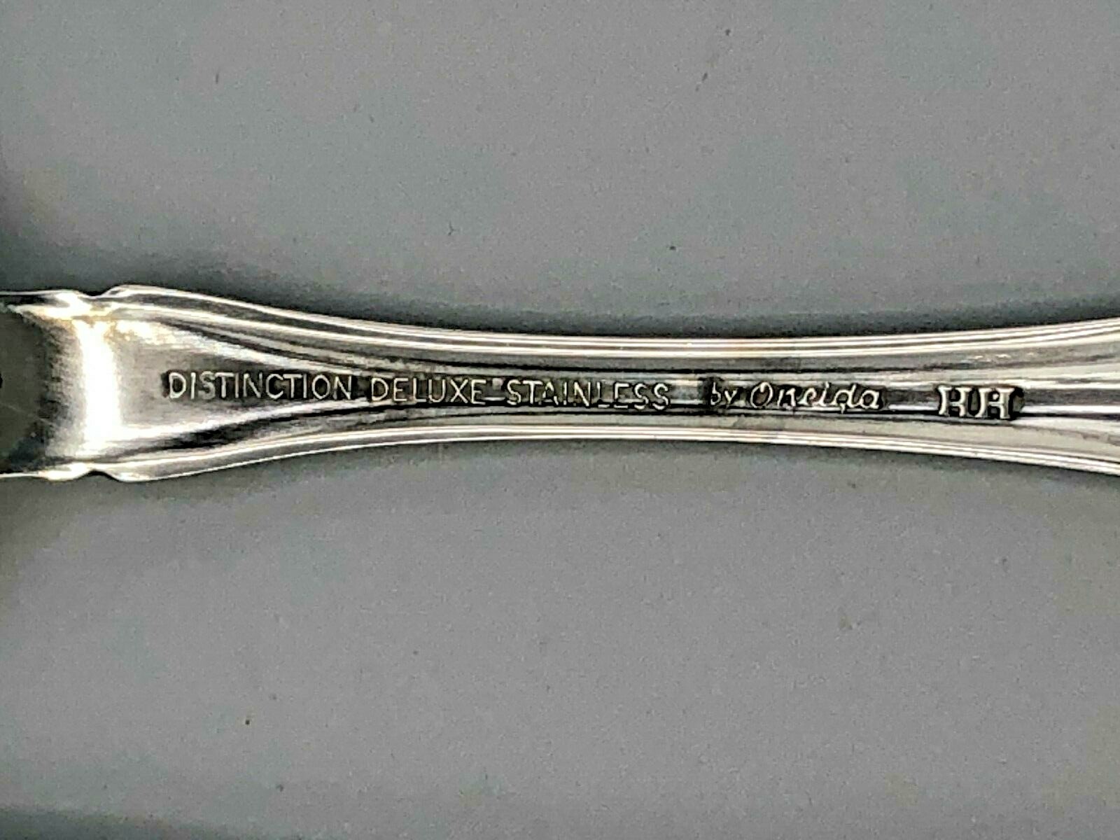 Raphael deluxe Stainless by Oneida 5 piece Place Setting