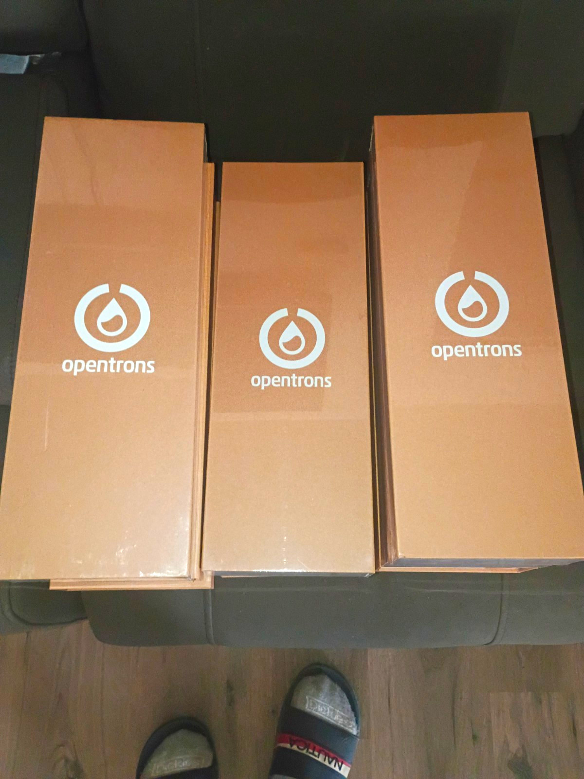 Opentrons GEN2 Multi-Channel P300 Electronic Pipette 999-00006 NEW Open Box