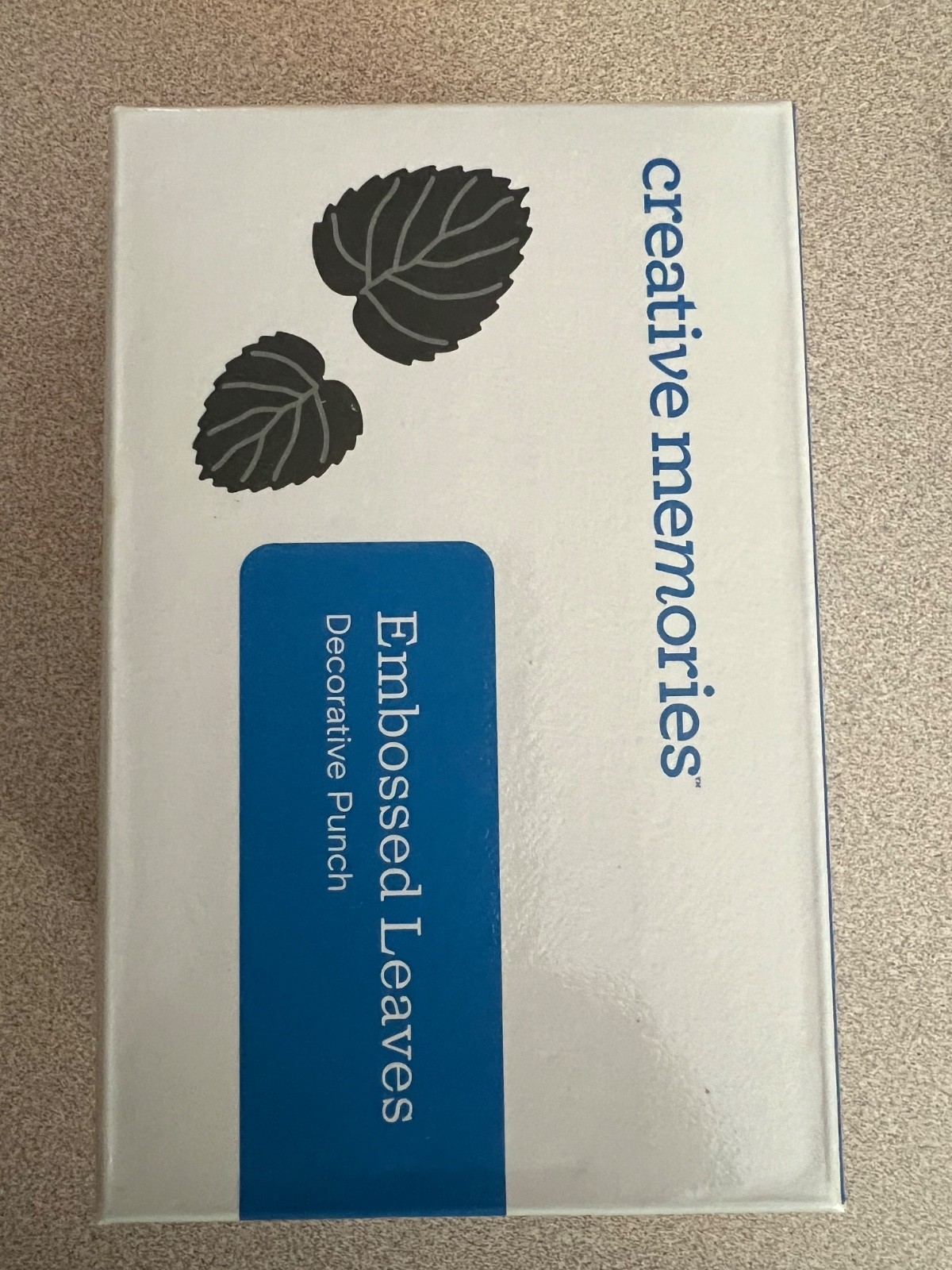 NIB creative memories Embossed Leaves Decorative Shape Punch
