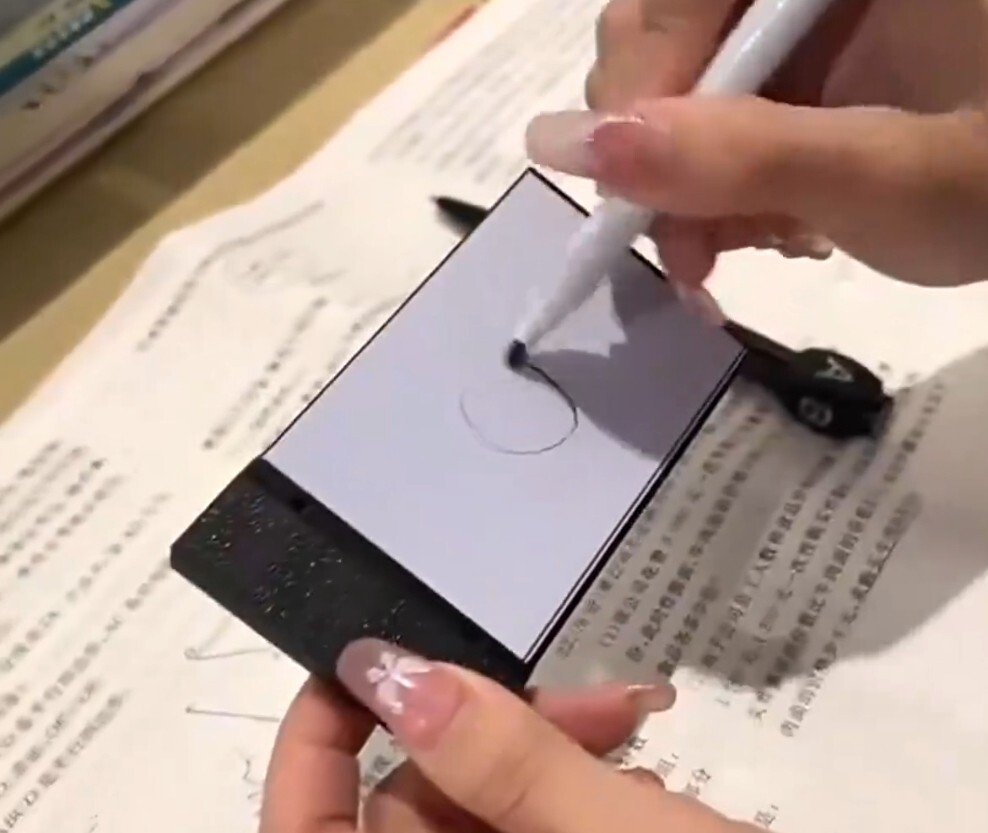 Magic Trick Flick Pad "Draw It, It Appears" Instant Change Gimmick T15