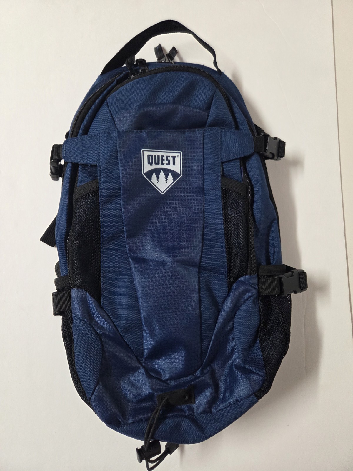 Quest Hydration Backpack, 2 Liter Water Capacity Blue