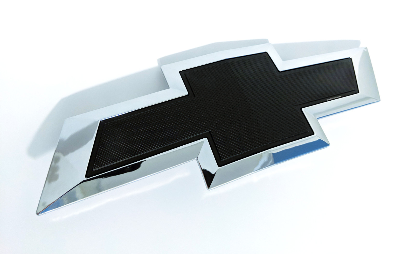 Chevy 15-18 2500HD 3500HD Silverado & 14-15 1500 Black Front Grille Emblem US