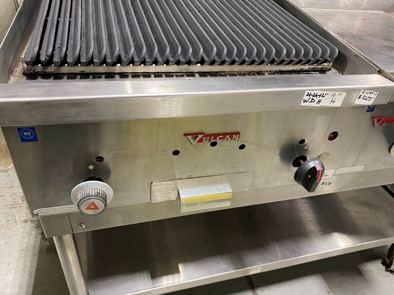 Griddle/ Vulcan 25 25 1/2" Countertop Charbroiler w/ Conversion Burner, Nat Gas