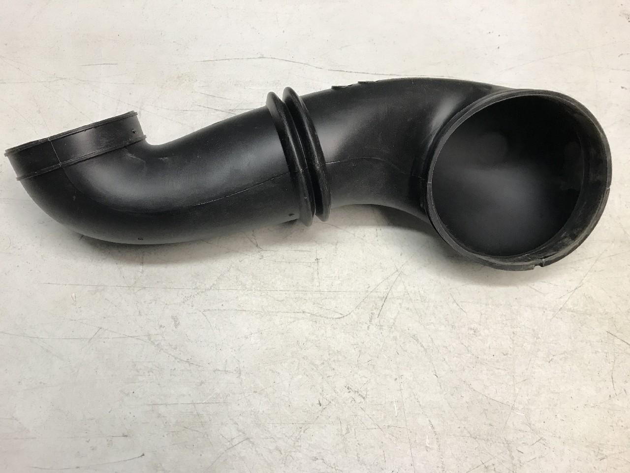 BRAND NEW NAVISTAR HOSE AIR CLEANER*MD107 3581026C2 3581026C1