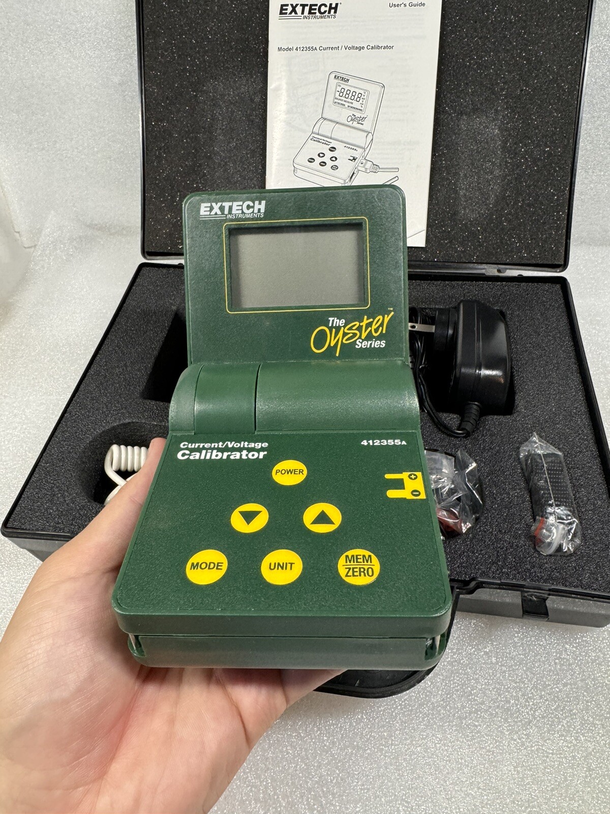 Extech OYSTER 412355A Current & Voltage Calibrator Meter & Test Lead Probe