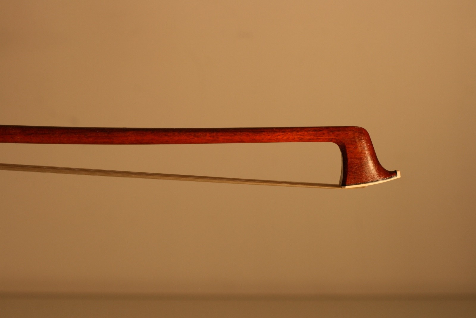 OLD VINTAGE FRENCH 20TH CENTURY PERNAMBUCO VIOLIN BOW MADE BY ARY FRANCE.