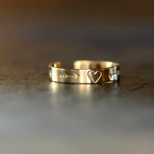 Women's Solid Metal Adjustable Heart Arrow Toe Ring Yellow Gold Plated Silver