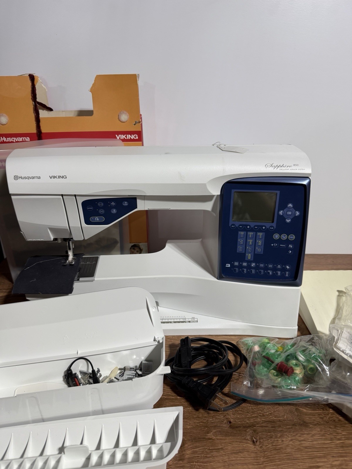 Husqvarna Viking Sapphire 850 Computerized Sewing & Quilting Machine Tested
