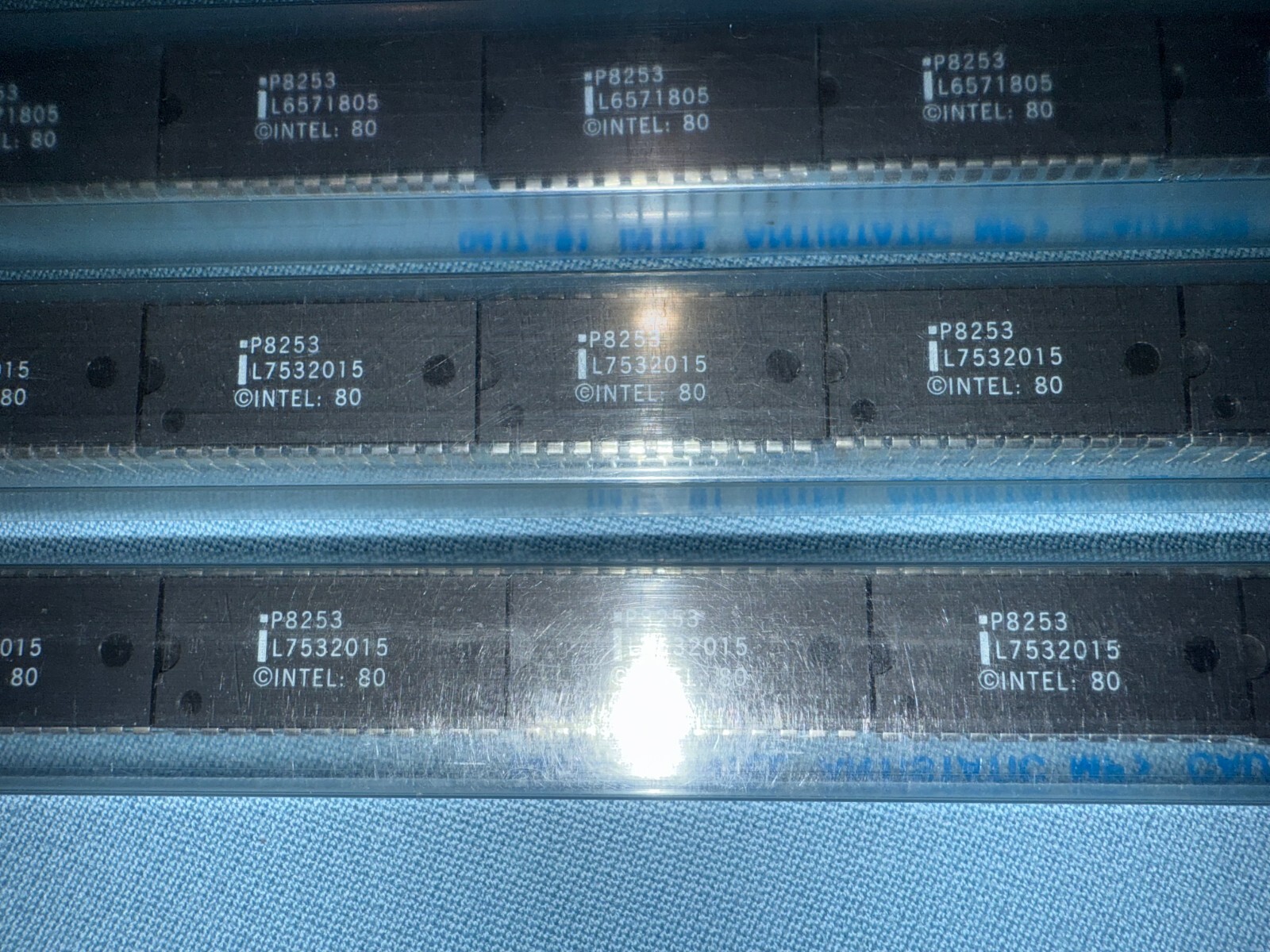 P8253