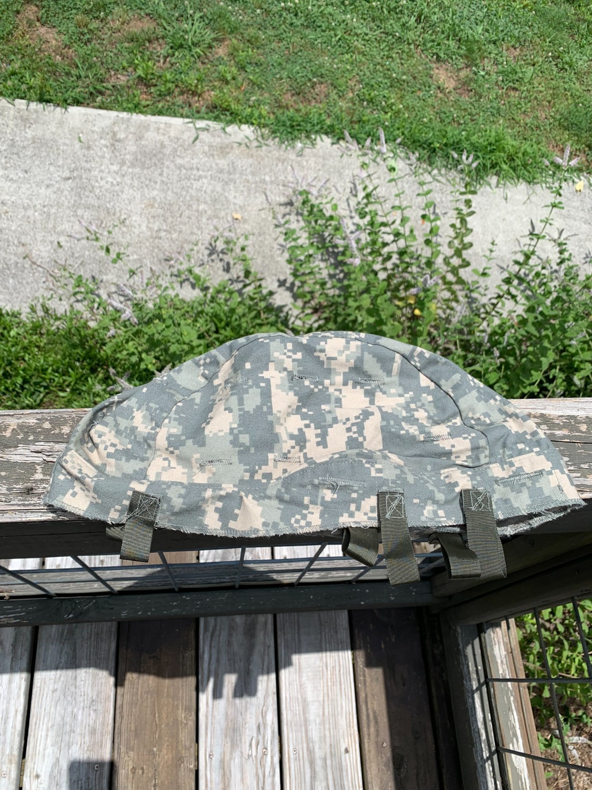USGI/Brigade QM PASGT UCP/ACU Digital Camo Helmet Cover, Medium / Large