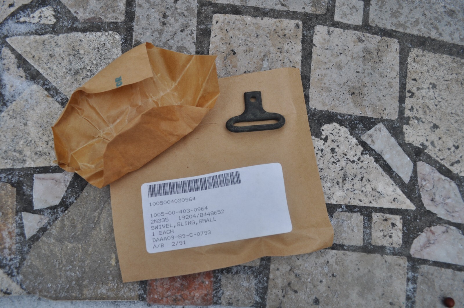 Small Sling Swivel, 1005 00 403 0964. One only