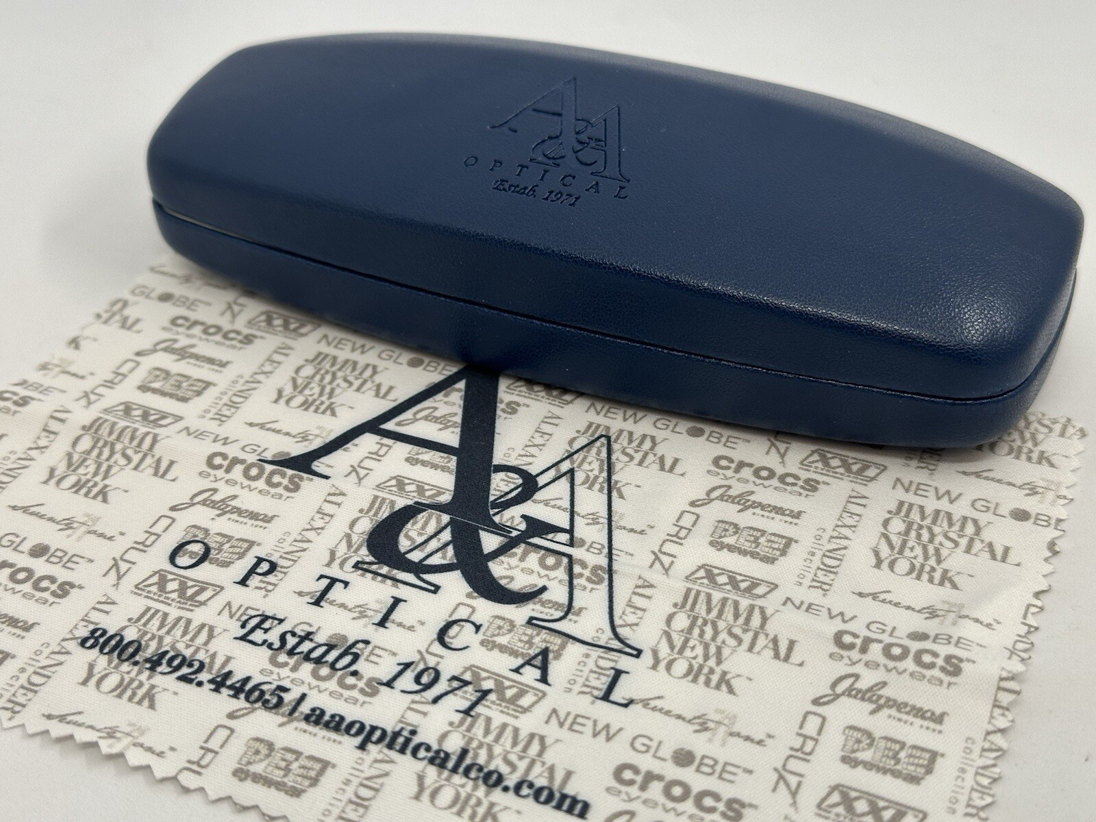 NEW A&A Optical Med Blue Hard Clamshell Eyeglasses Case Spring Closure W Cloth