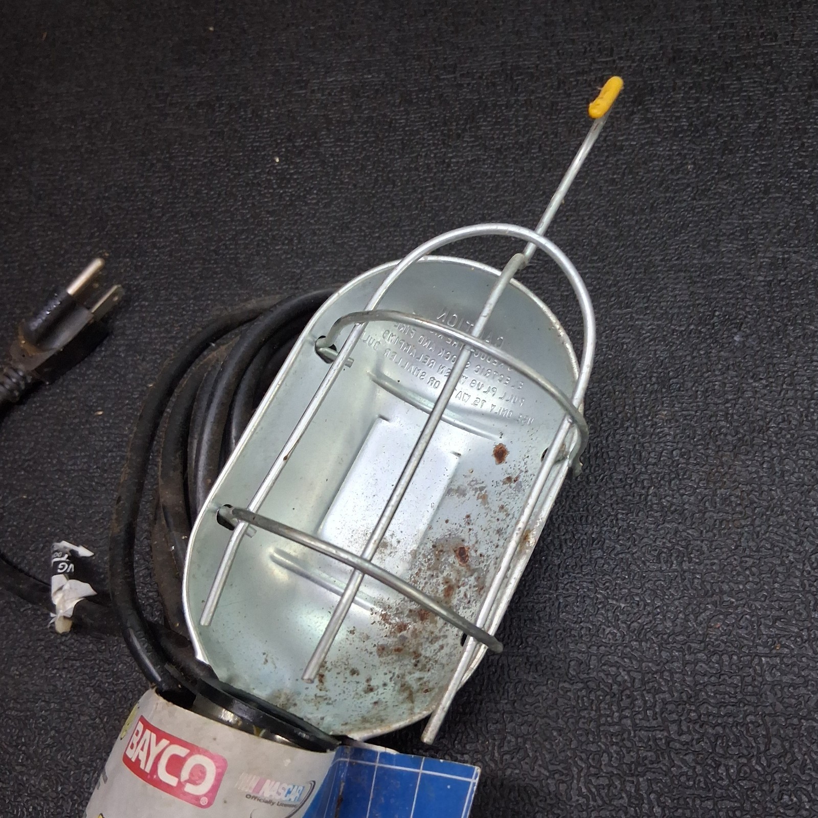 25' Bayco Model FL-425 Yellow 120vac Extension Drop Work Light