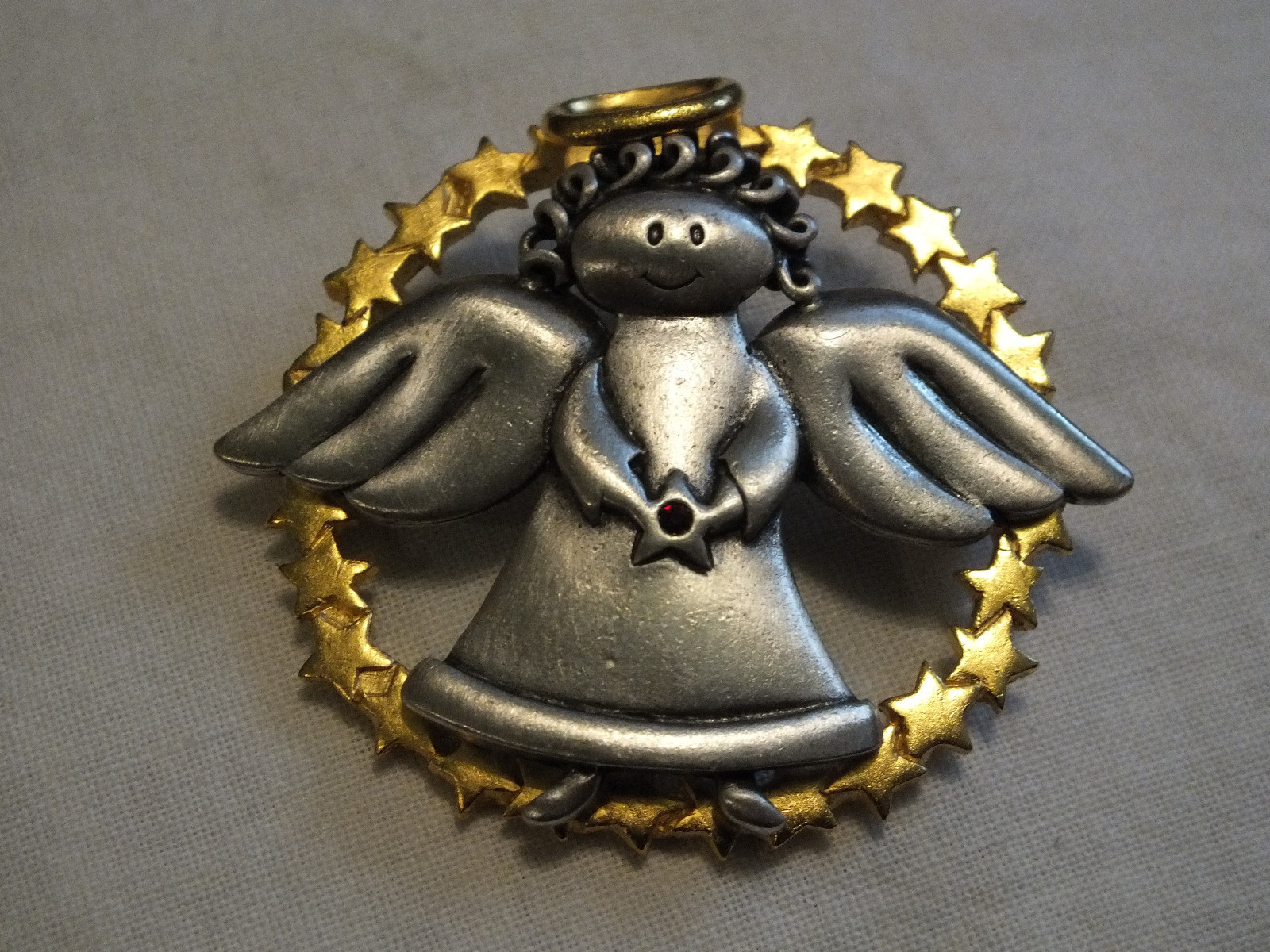 Holiday Christmas Brooch Pin Gold Pewter Tone Angel Wreath Christmas Wishes NICE