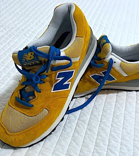 New Balance 574 Core Classic Sneakers Yellow-Gold / Blue NWOB - Size 11.5