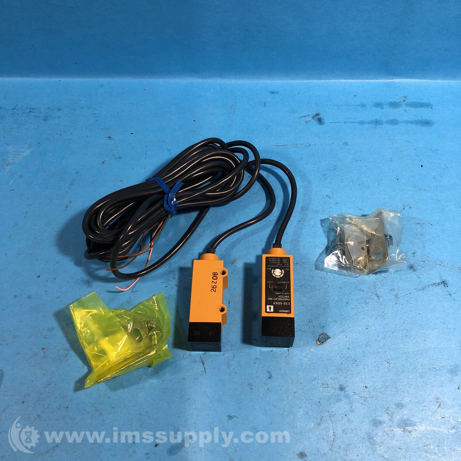Omron E3S-5E4 Photoelectric Sensor FNOB