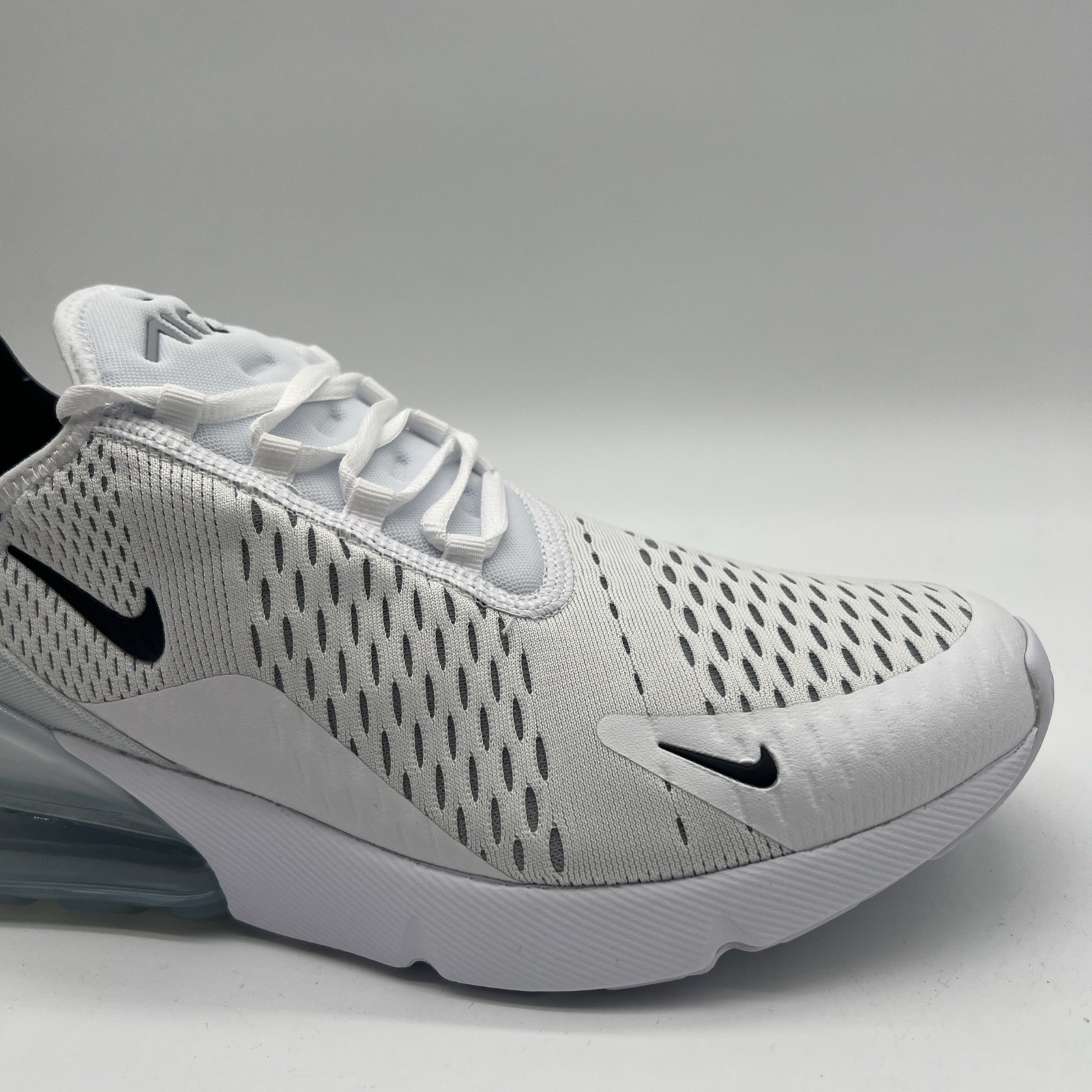 NIke Air Max 270 White Black AH8050 100 Mens Size 10.5 NEW Running Sneakers