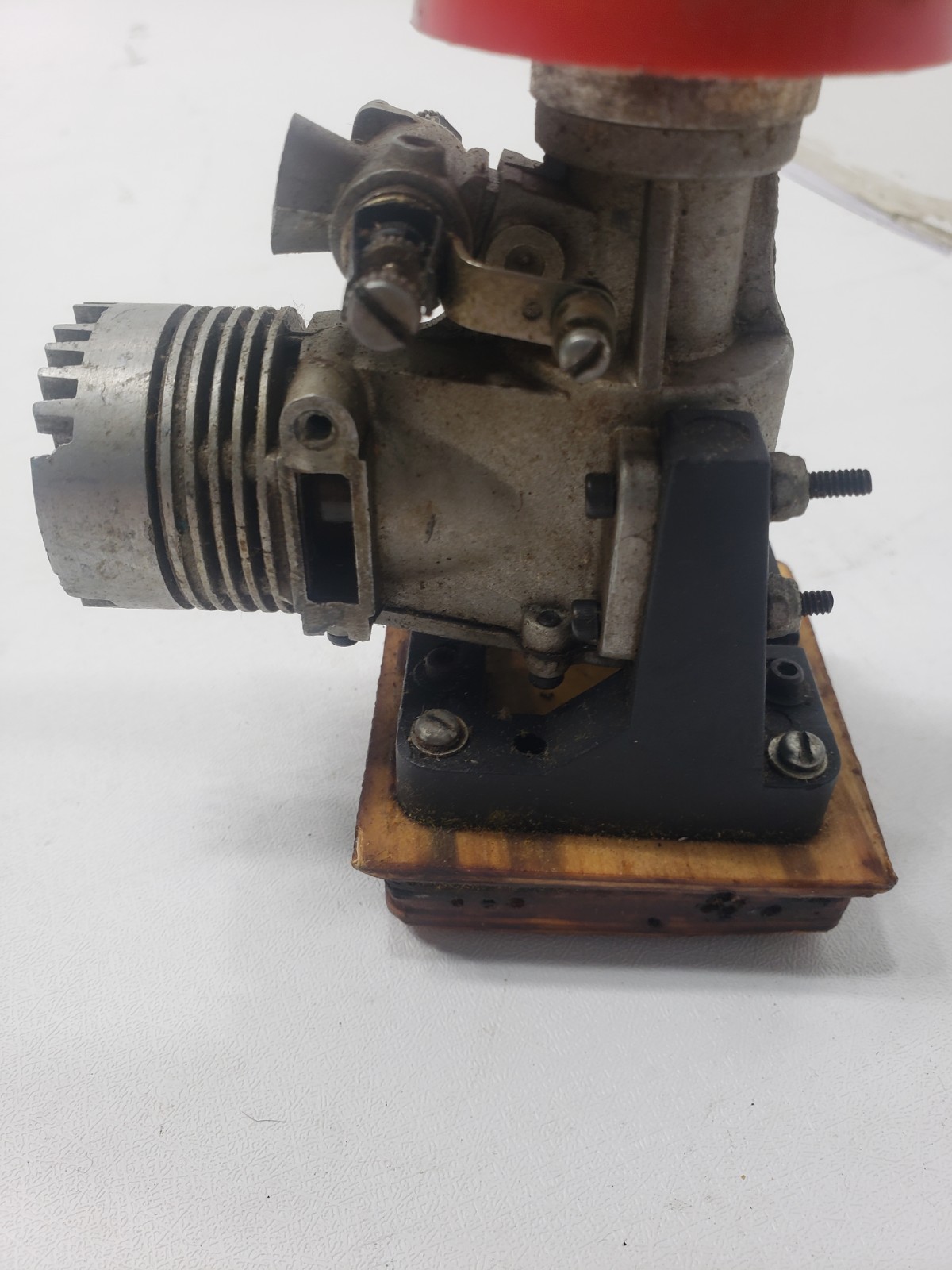 Fox .40 Glow RC Airplane Engine w/ Master Airscrew Prop & Test Stand Untested