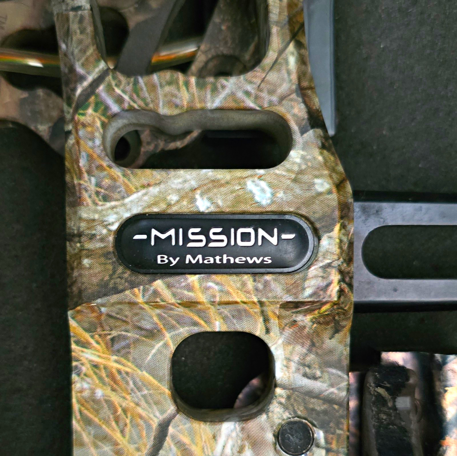 Mission Venture Camo Right Hand Compound Bow Hunting 50-70 lb Draw Weight