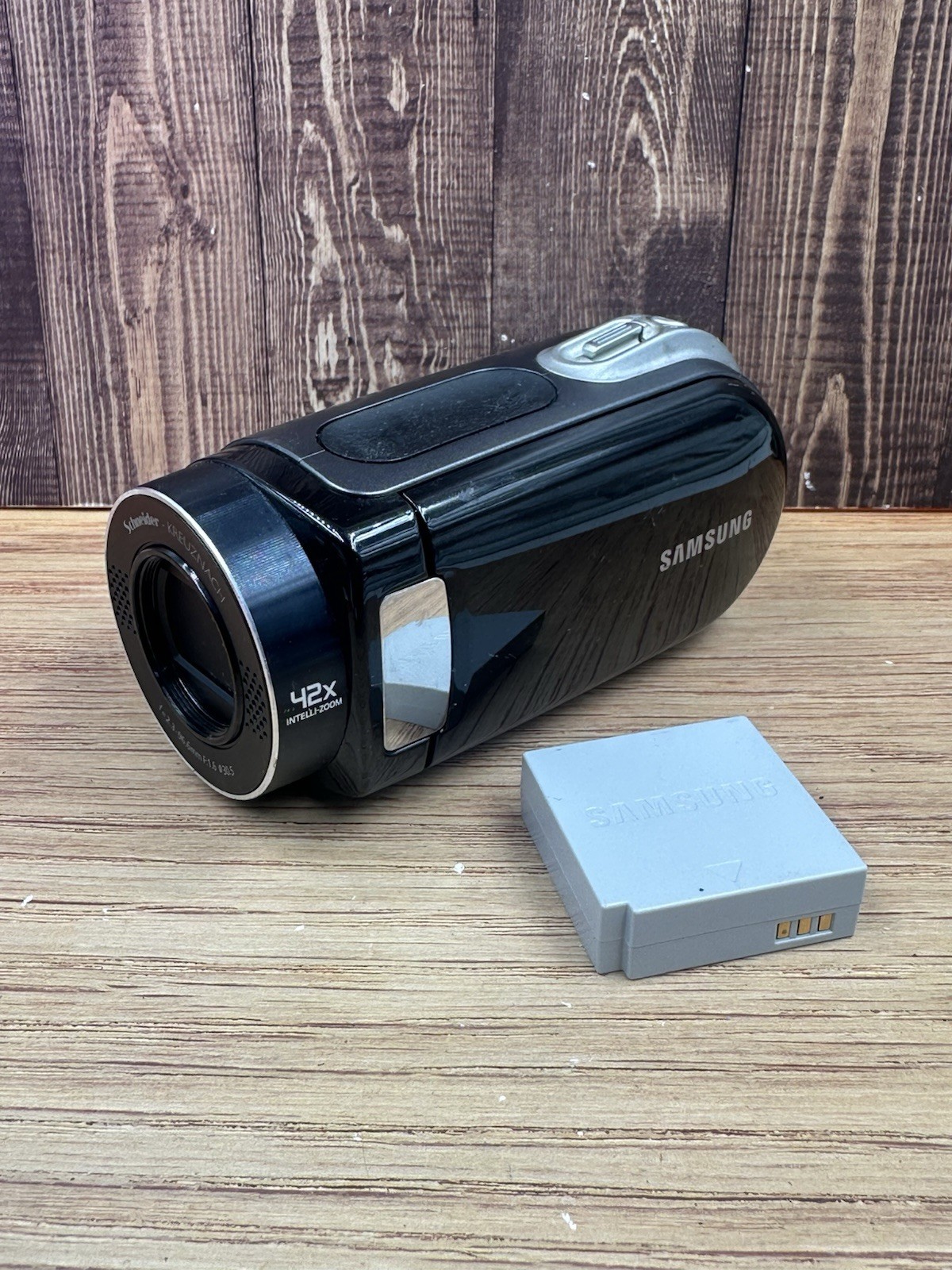 Samsung SMX-F33BN Digital Camcorder 42x Zoom + Battery -No Charger Tested & Wrks