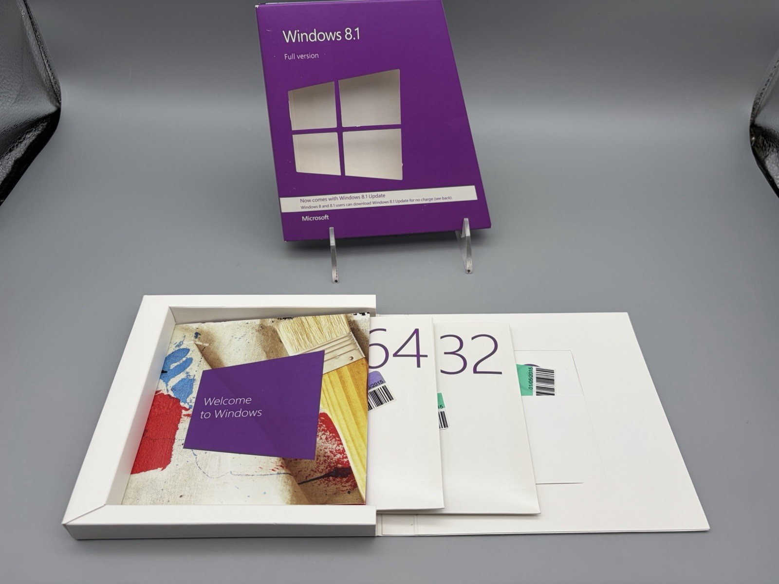 Microsoft Windows 8.1 Full Version 32 Bit and 64 Bit Discs w/Key