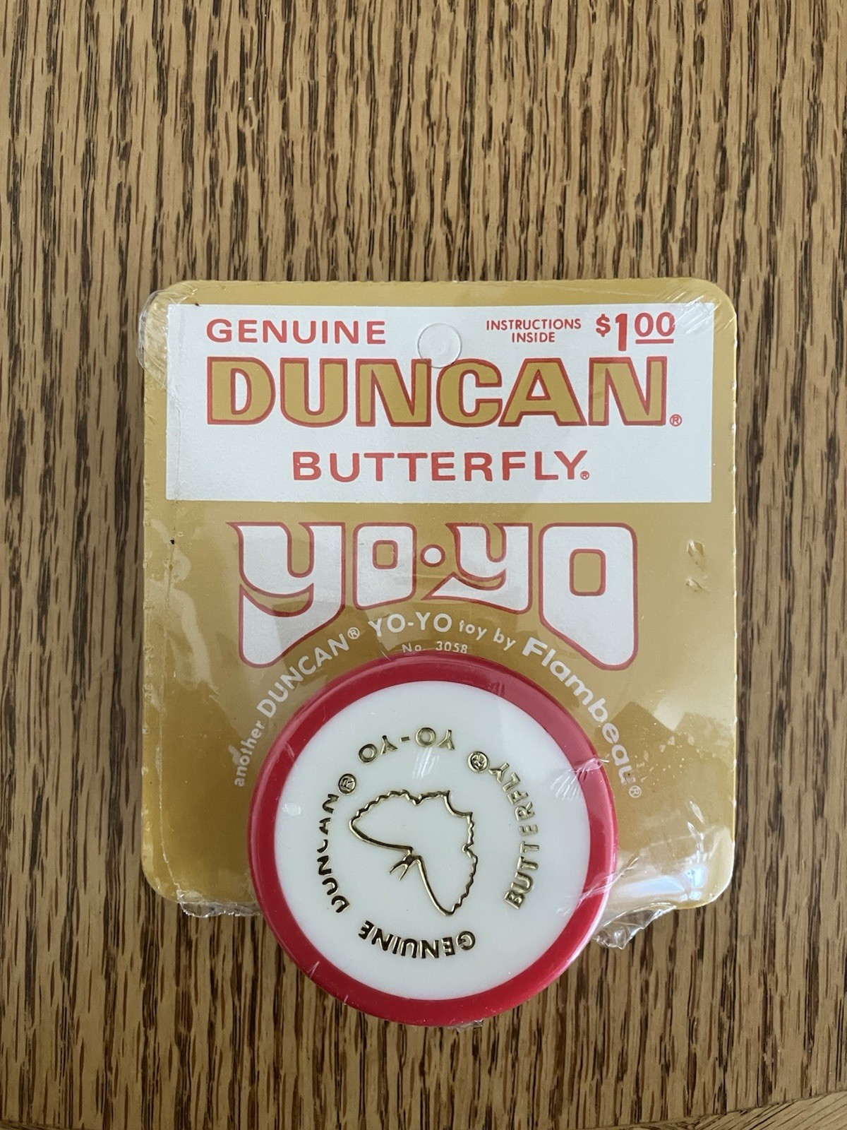Duncan Butterfly Yo-Yo 1970s Vintage Genuine White/Red/Yellow. New On Card