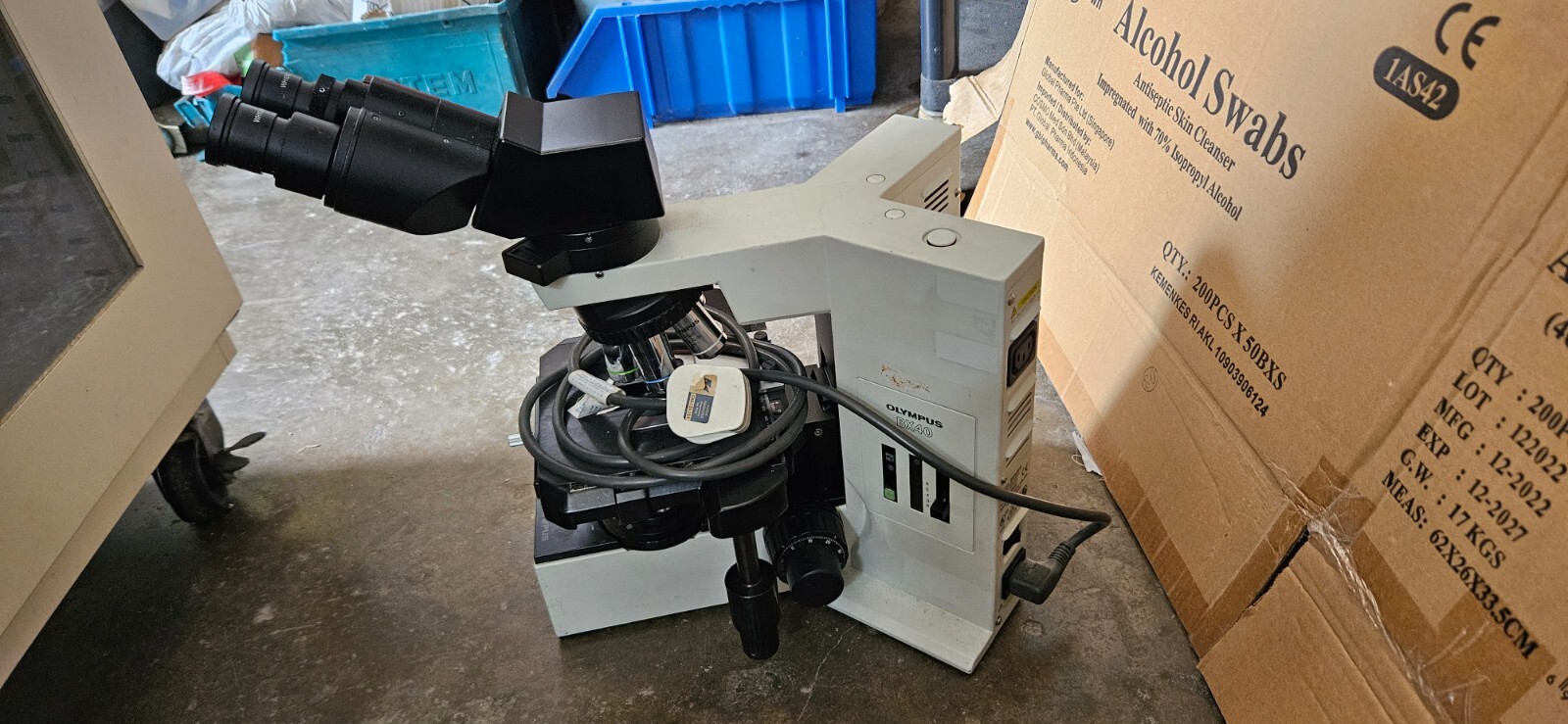 Olympus BX40F4 Microscope  with 5 objectives, s/n 8H10440