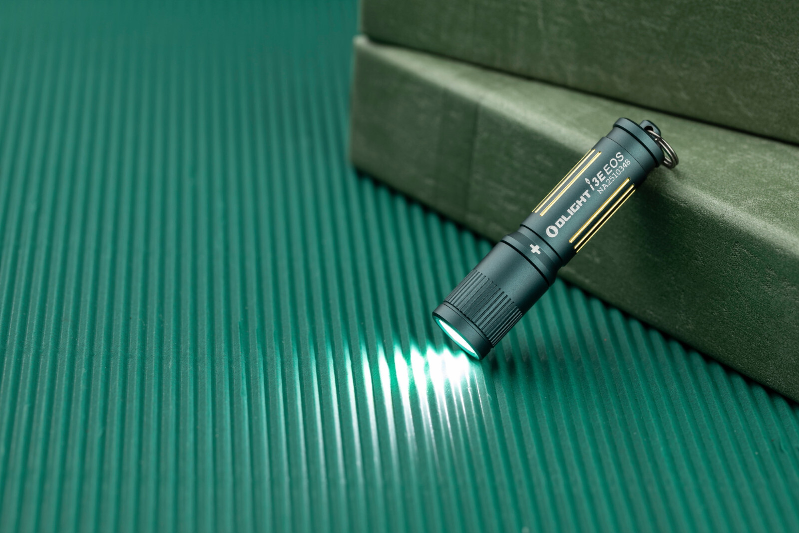 Olight I3E EOS Dream Blue EDC Keychain Waterproof LED Flashlight, 90 Lumen, 1AAA