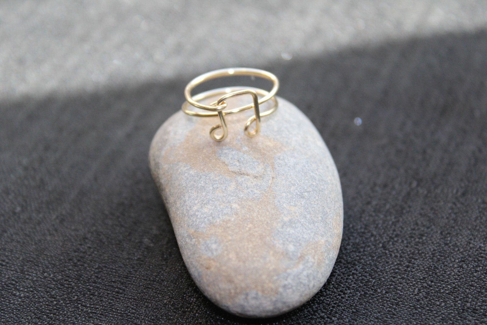 Music Treble Clef Gold Wire Ring, Anillo de Signo de Musica de Alambre Dorado